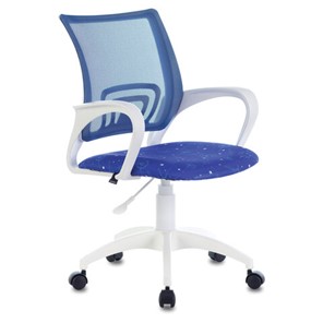 Офисное кресло Brabix Fly MG-396W (с подлокотниками, пластик белый, сетка, темно-синее с рисунком "Space") 532405 в Благовещенске